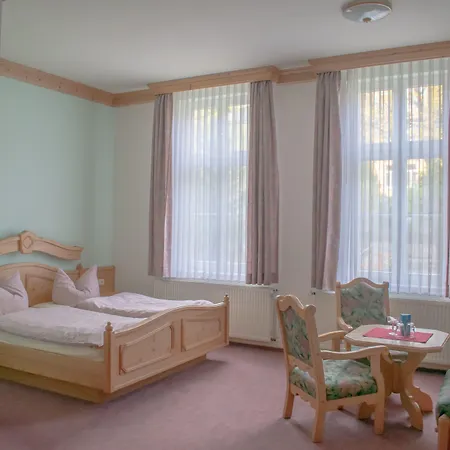 ゲストハウス ペンション ハウス マルガ ヴェルニゲローデ